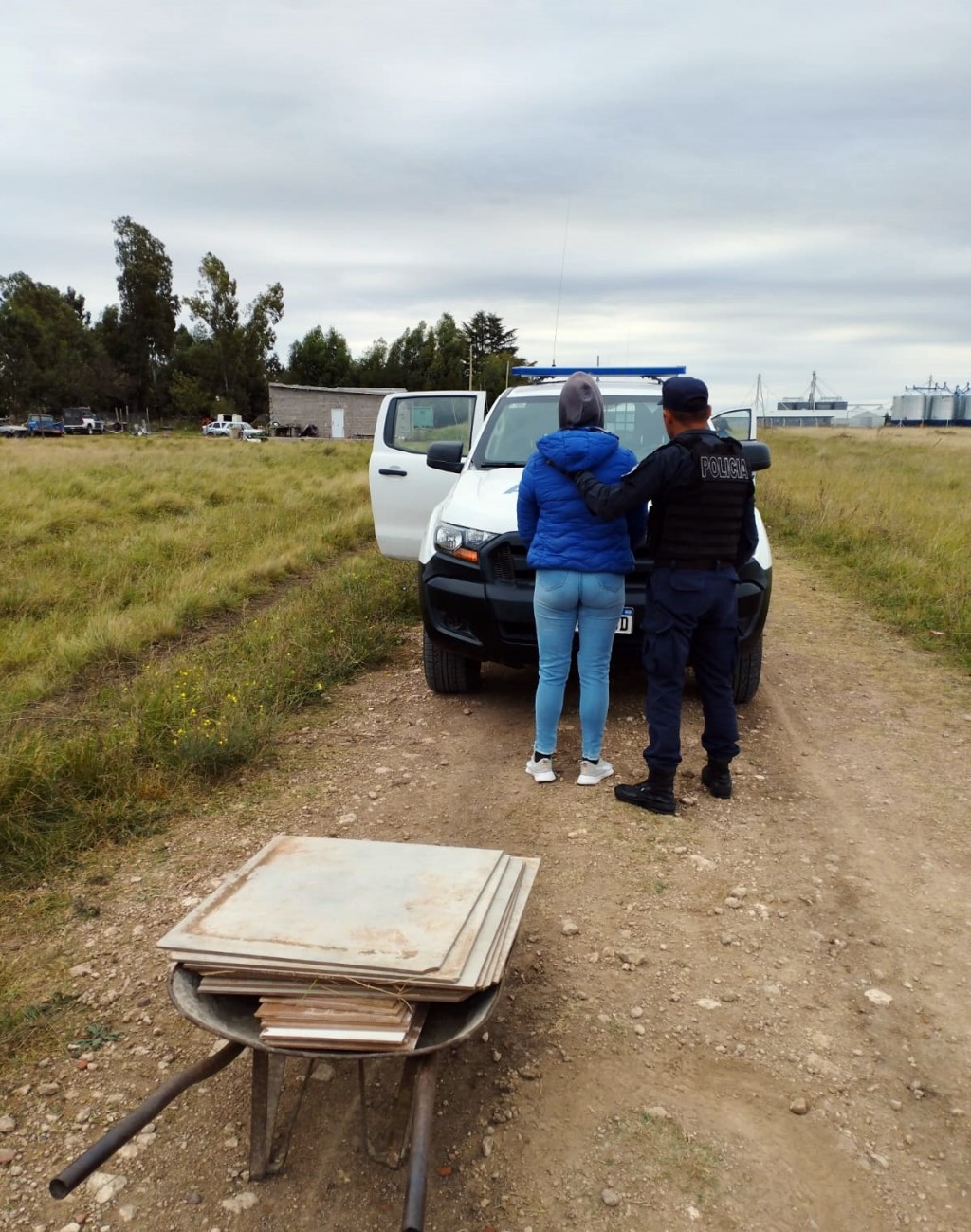 Atraparon A Una Mujer Que Intent Robar Cer Micos En Cerro Negro