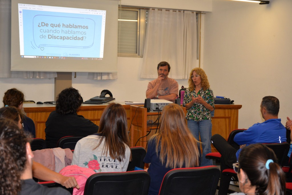 El Municipio llevó adelante una capacitación en Discapacidad y Personas Mayores para profesores de Verano Dorado