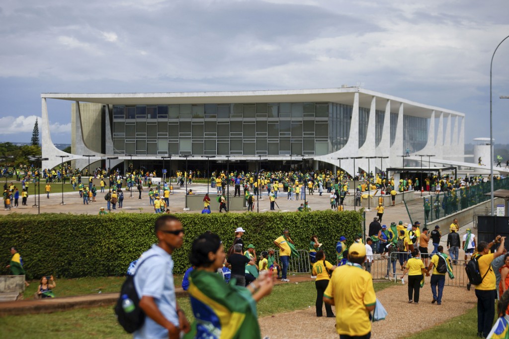 Brasil: Las Fuerzas de Seguridad comienzan a tomar el control