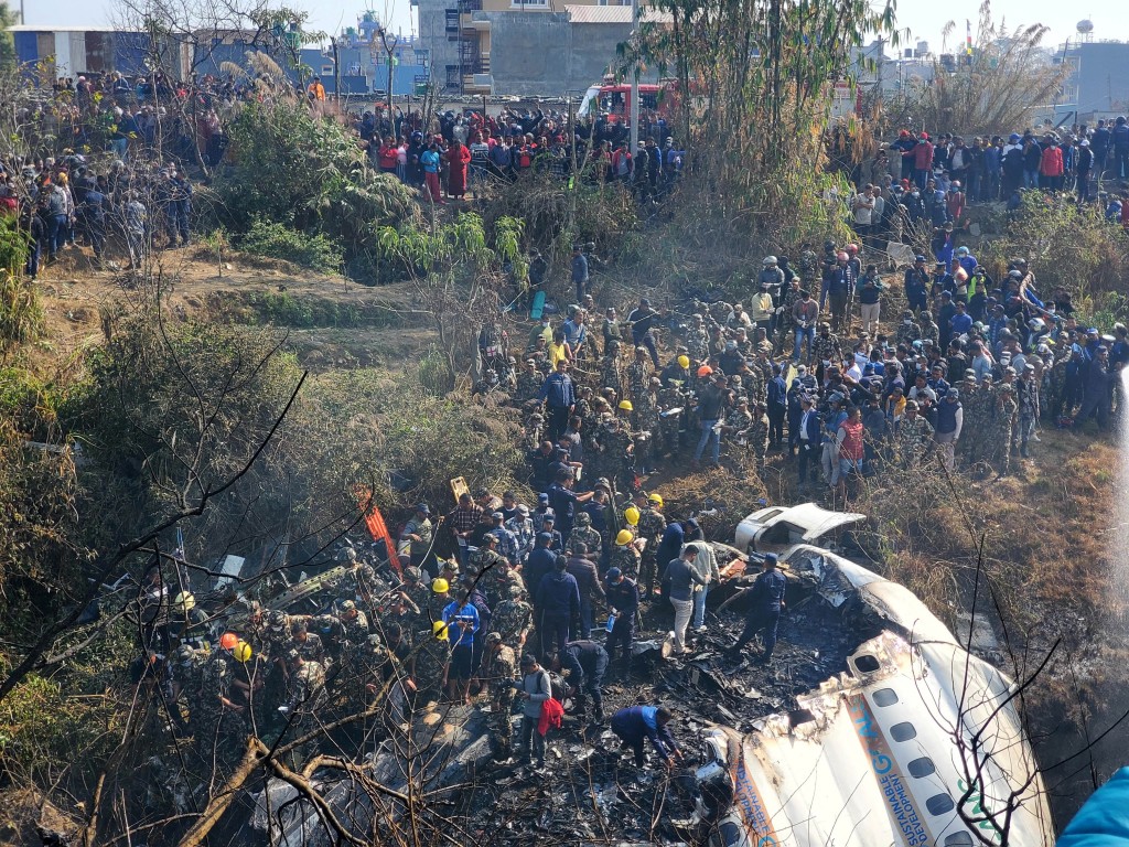 Nepal: Cayó un avión con 72 pasajeros