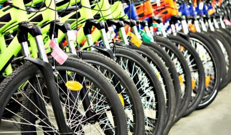 El gobierno quita trabas para facilitar el ingreso de bicicletas, electrodomésticos y otros productos