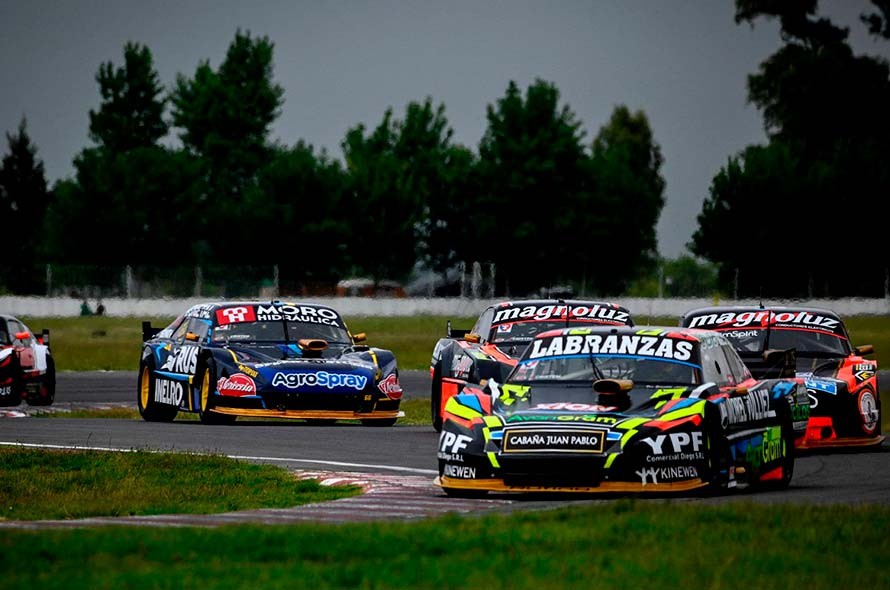 TC Mouras, los primeros en salir a pista