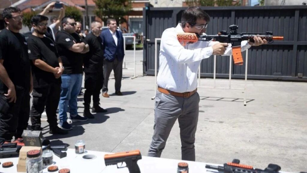 Mar del Plata comenzó a implementar las armas no letales