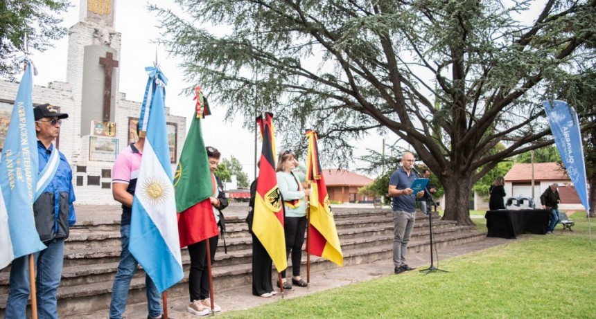 Colonia Hinojo tuvo acto protocolar por los 147 años