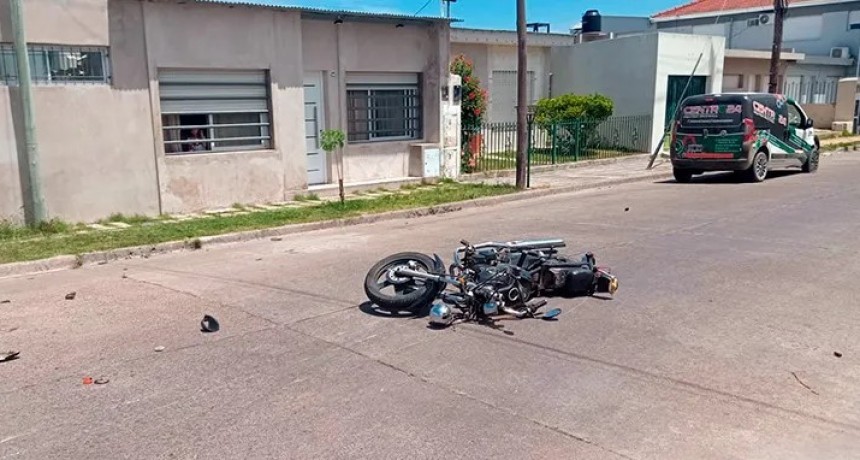 Falleció un motociclista, luego de impactar con una camioneta
