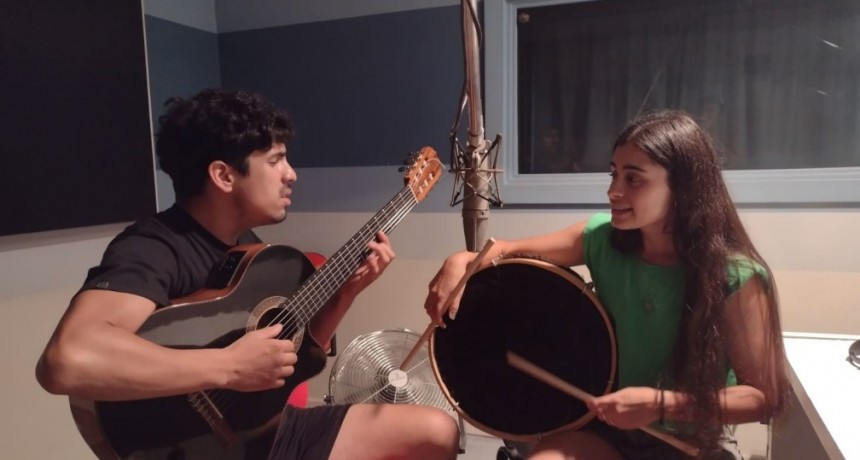 Agustín Begue y Valentina Fernández visitaron los estudios de Lu32
