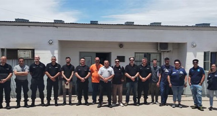 Capacitan a internos de la Unidad 38 en residuos electrónicos
