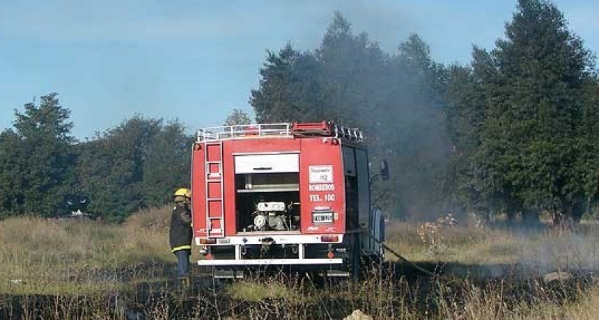 Importante incendio en inmediaciones del Enlace Néstor Kirchner