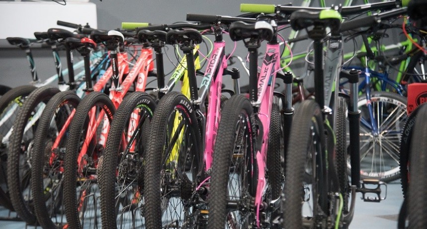 Bicicleteros esperan que, con la apertura de importaciones, bajen los precios