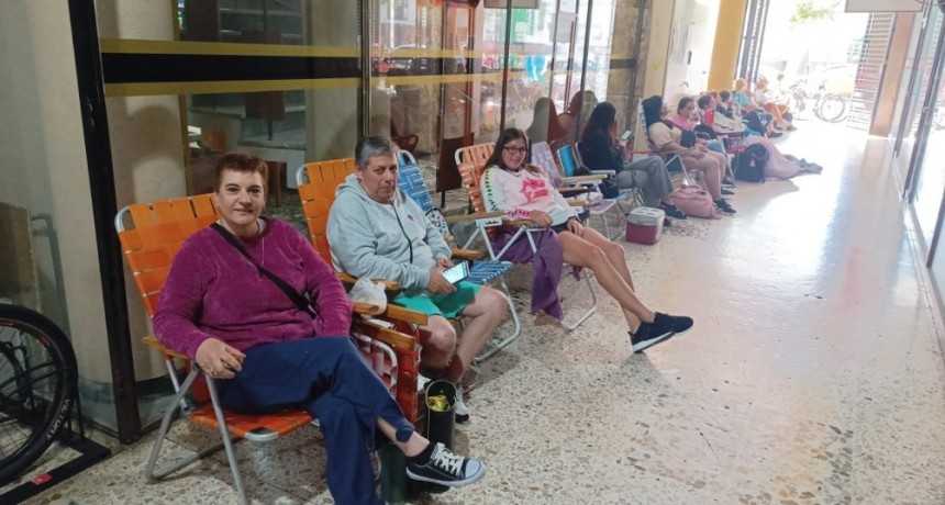 La gente ya hace fila para obtener una platea para el Festival de Doma y Folclore