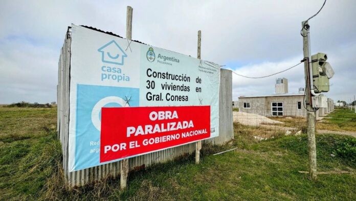 “El gobierno nacional tiene abandonadas 16.147 viviendas en la provincia, en distinto grado de avance”