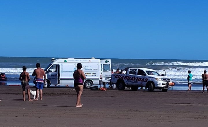 Un olavarriense falleció en las playas de Claromecó 