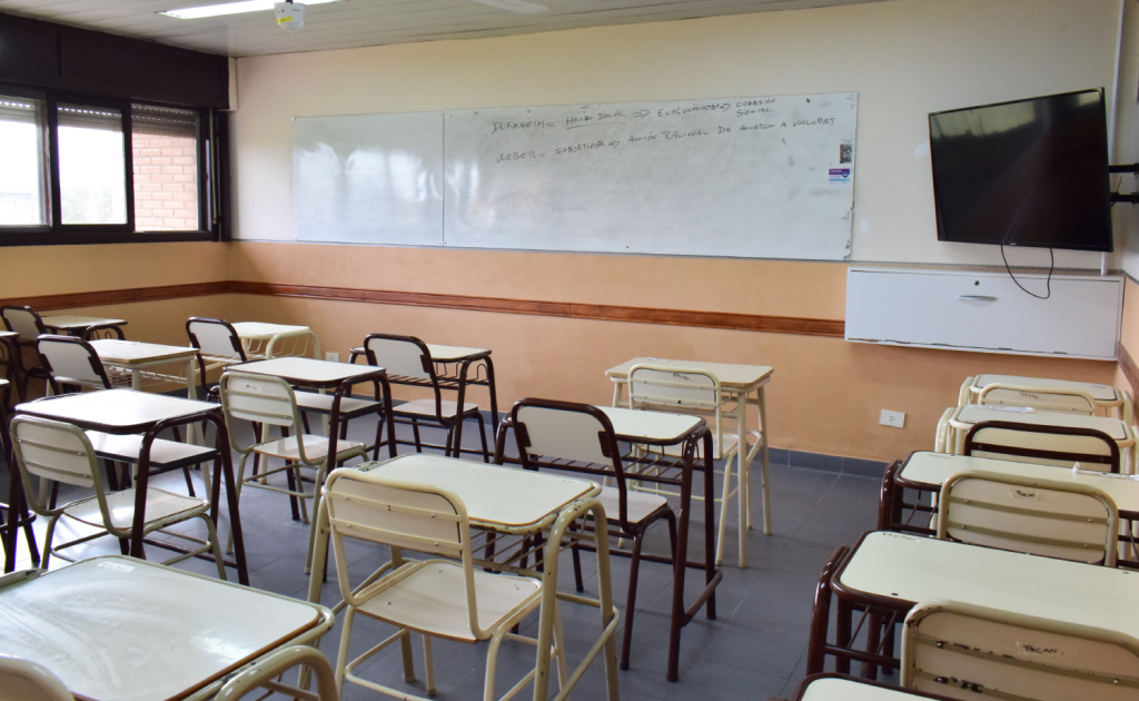 Mejoras en las aulas de la Facultad de Ciencias Sociales