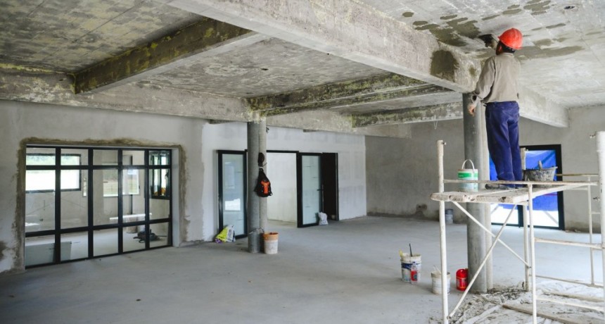 El intendente Wesner recorrió la construcción del Centro Recreativo y Deportivo en el ex Matadero Municipal