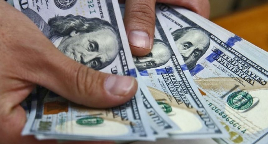 El dólar volvió a marcar un récord y cerró a $44,90 en el Banco Nación