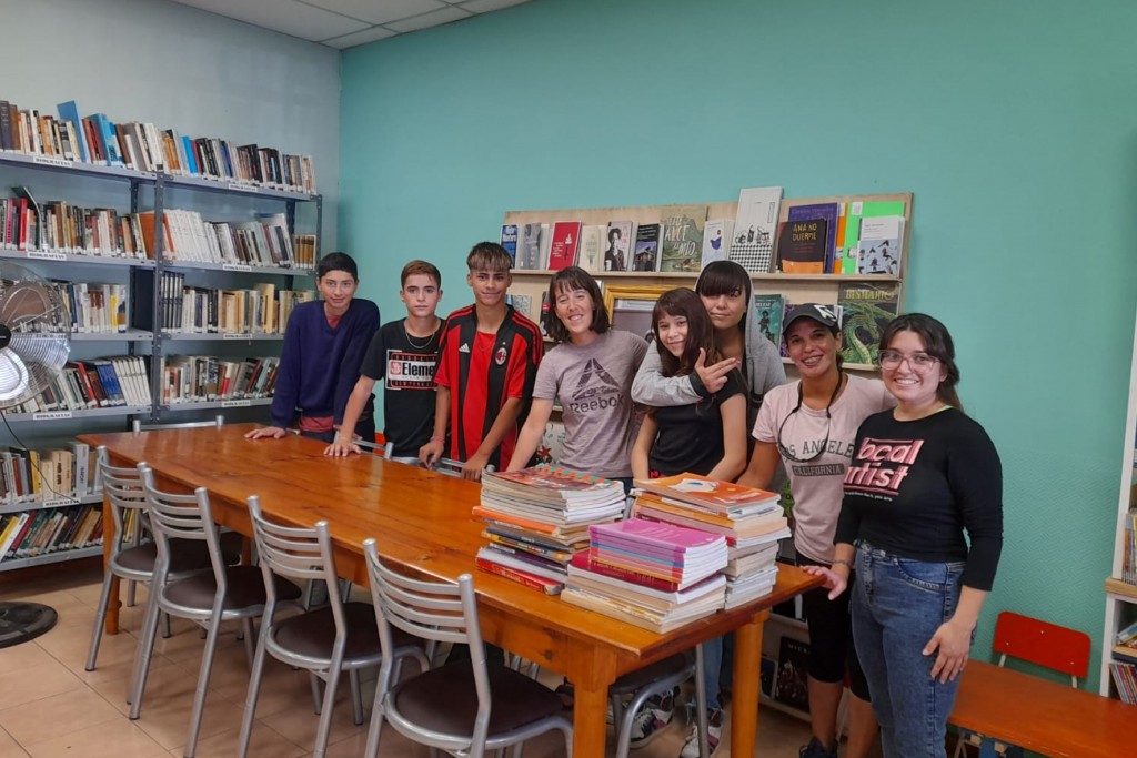 Envión 1 visitó la Biblioteca Coty Laborde