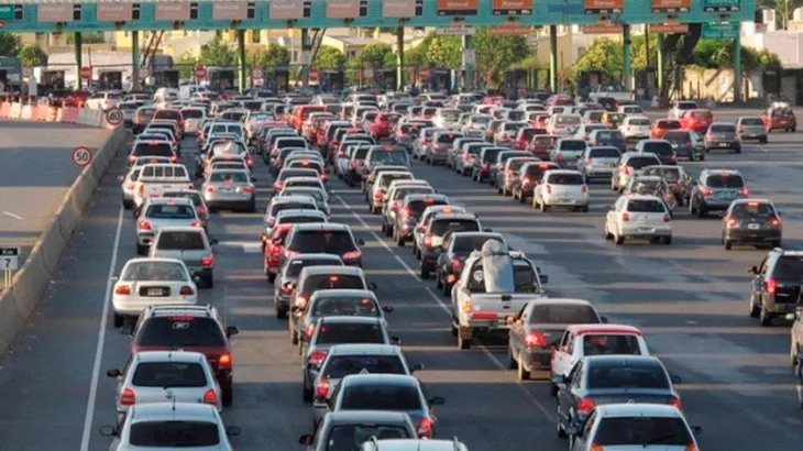 Viajaron 880.000 personas durante el fin de semana largo, y el 40% eligió destinos bonaerenses
