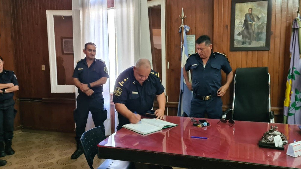 El flamante Jefe Departamental de Policía Comisario Leandro Scavuzzo y la seguridad de Olavarría