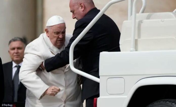 El Papa Francisco tiene una infección respiratoria y permanecerá internado