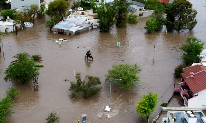 El ingreso de una masa de aire ecuatorial, el fenómeno que explica el temporal en Bahía Blanca