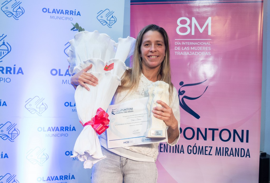 Una mujer referente del fútbol femenino y, también, LALCEC Olavarría, fueron distiguidas este jueves