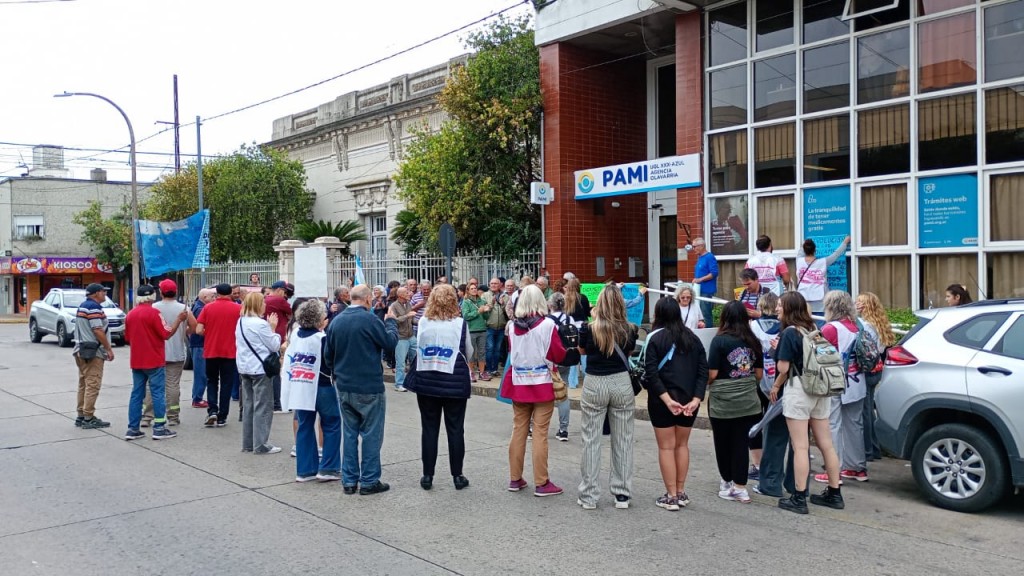 En Olavarría también acompañaron el reclamo de los jubilados