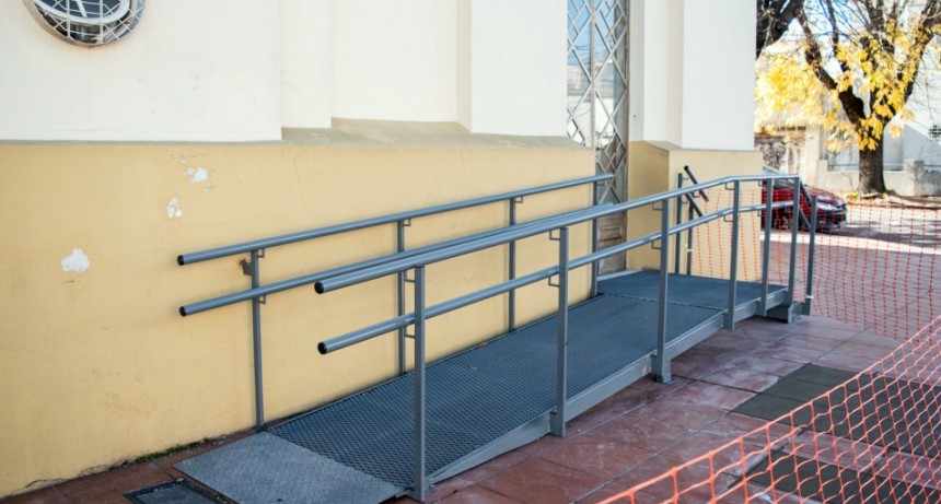 Nueva rampa de acceso en la Escuela Primaria N°17 y Secundaria N°22