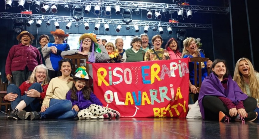 Taller de Risoterapia en el Teatro Municipal