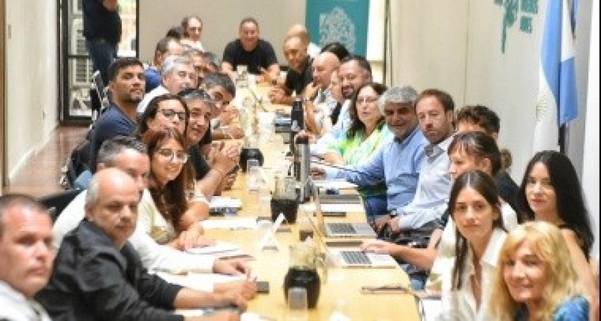 Estatales y Provincia negocian paritarias el martes 29