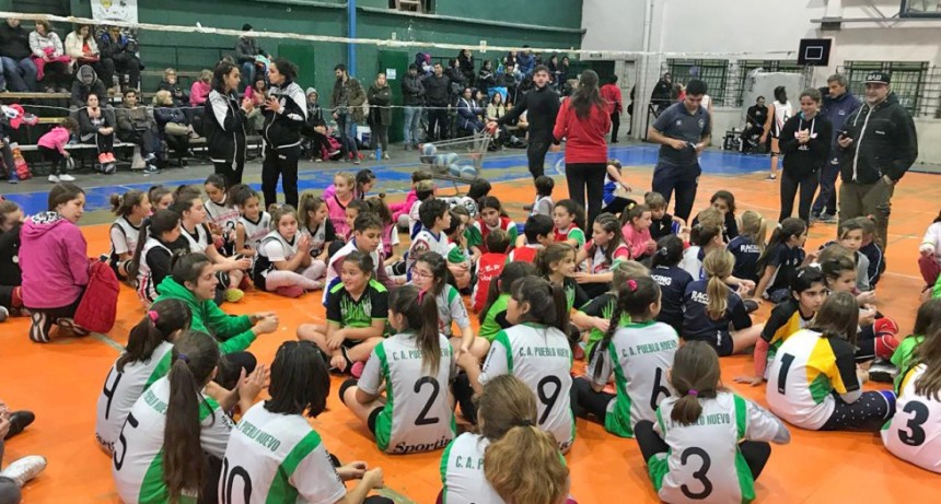 Más de 200 participantes en el segundo encuentro de Minivoley