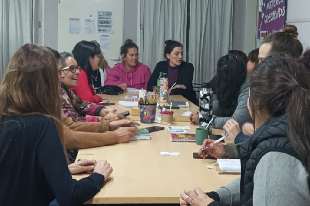 Tejiendo Redes: nuevo encuentro entre Políticas de Género y organizaciones sociales feministas