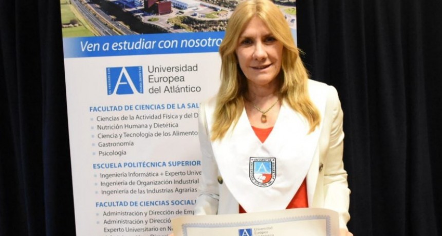 Alejandra Lordén recibió el título internacional de Magíster en Ciencias Políticas