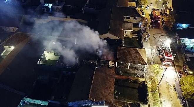 Gran incendio afectó viviendas en el barrio CECO