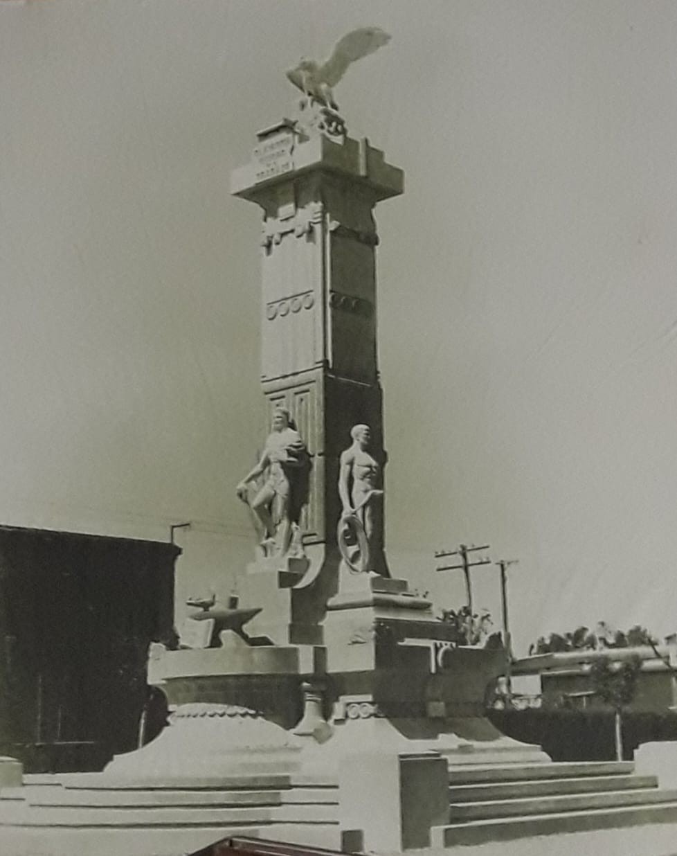 Buscan reflotar el proyecto del Monumento al Trabajo 
