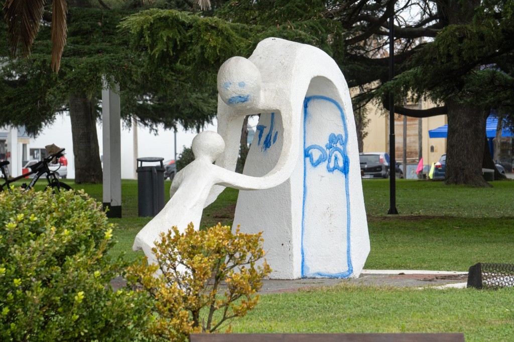 Benito Juárez: el Municipio repudió actos vandalismos en espacios públicos