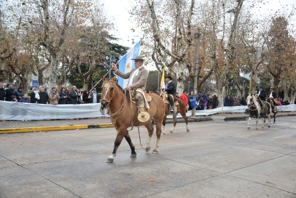 Hasta el 18 de mayo se encuentran abiertas las inscripciones para participar del desfile del 25 