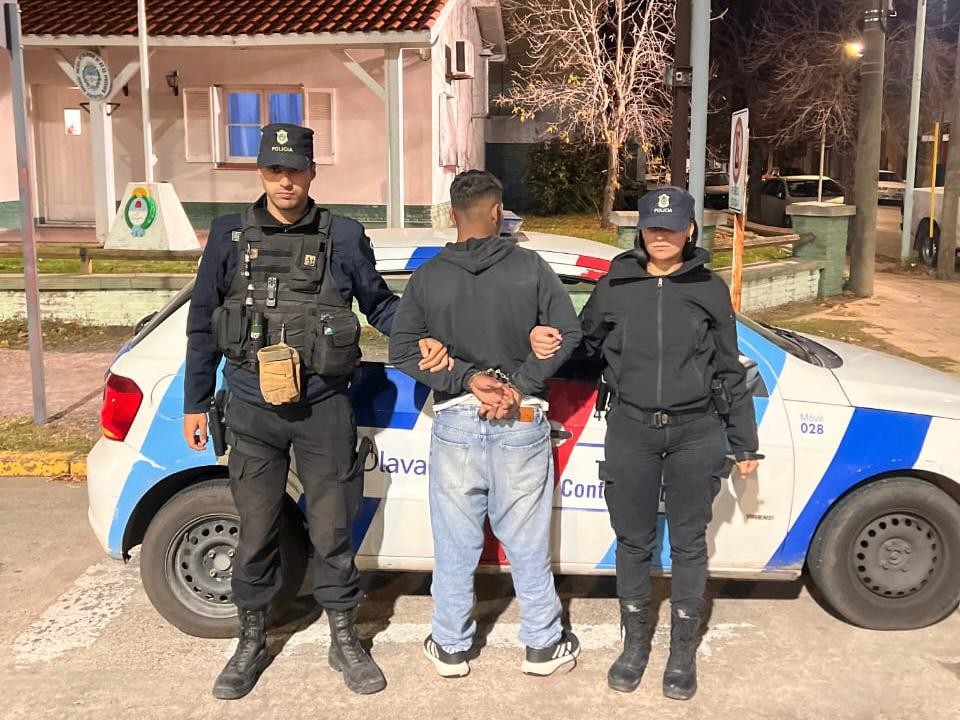 Recuperan un auto robado y retienen hombre por incidentes