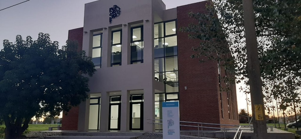 Comenzó la mudanza de organismos estatales a la Casa de la Provincia