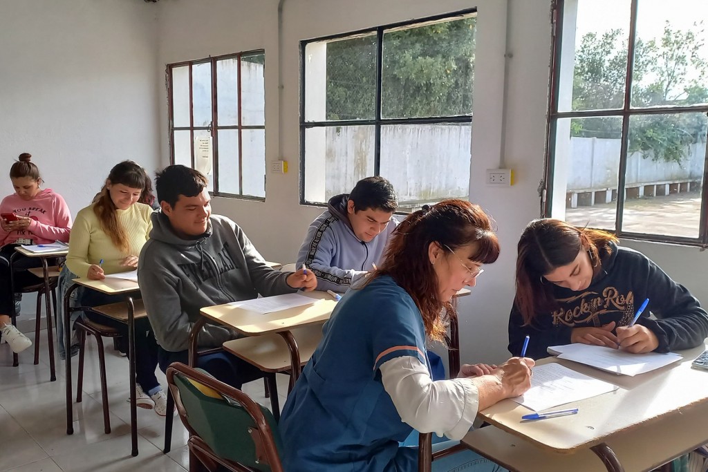 Curso de Manipulación de Alimentos para futuros cocineros del CFP Nº401