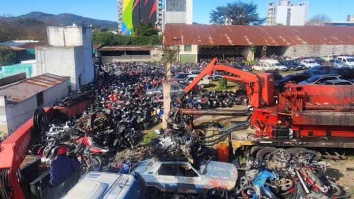 En Tandil, compactan unos 1.500 vehículos secuestrados entre 2018 y 2022