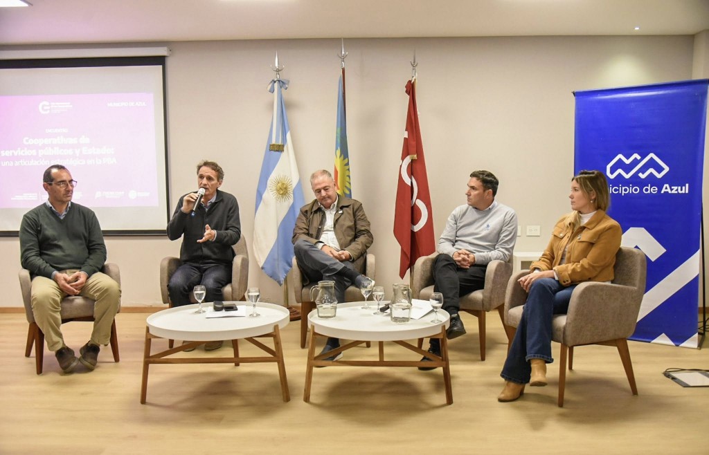 Coopelectric en reunión de cooperativas organizada por la Provincia y FEDECOBA