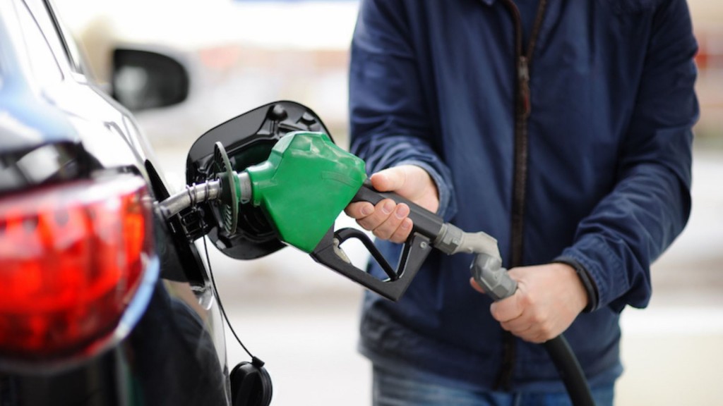 Junio llega con un alza mínima en el precio de los combustibles de YPF