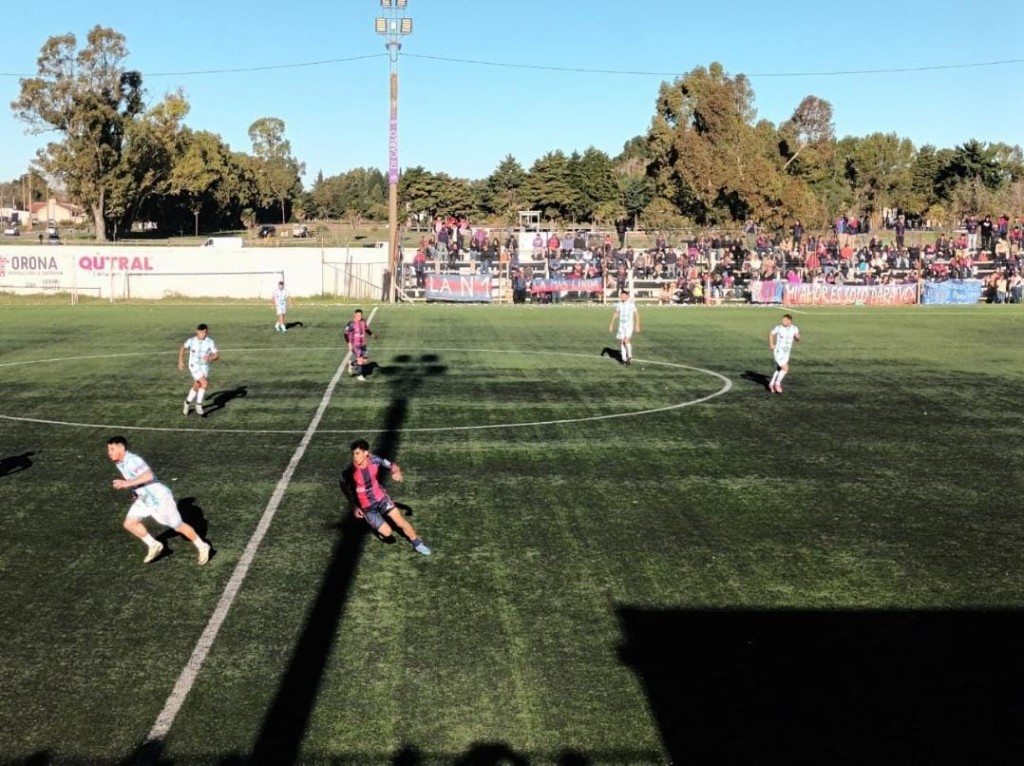 Por un fuerte golpe de un jugador fue suspendido Ferro-Lilán