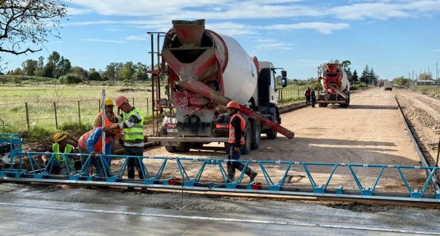 Comenzó el proceso de hormigonado en la obra de la Av. La Rioja