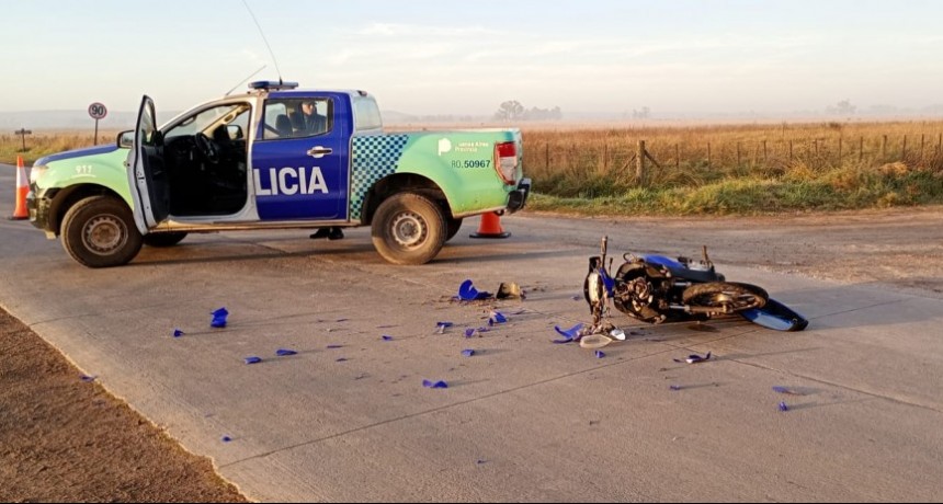 Choque entre una moto y una camioneta en Sierra Chica