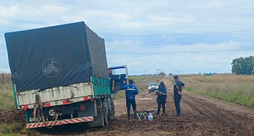 Transportistas fueron infraccionados por circular por caminos vecinales luego de abundantes lluvias