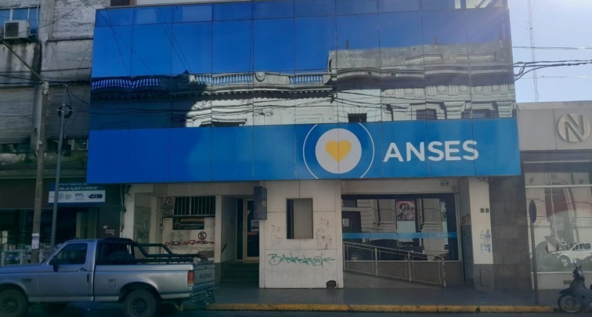 Oficializaron incremento de asignaciones y jubilaciones de ANSES y el bono sigue en $70 mil
