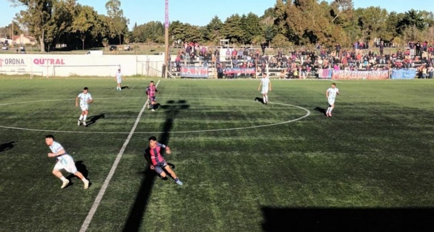 Por un fuerte golpe de un jugador fue suspendido Ferro-Lilán