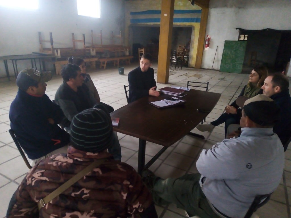Funcionarios municipales con Residentes Bolivianos