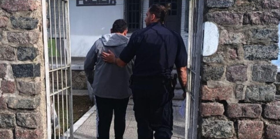 Detenido por violar restricción de acercamiento